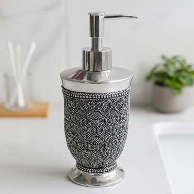 Beaded Heart Bathroom Accessory