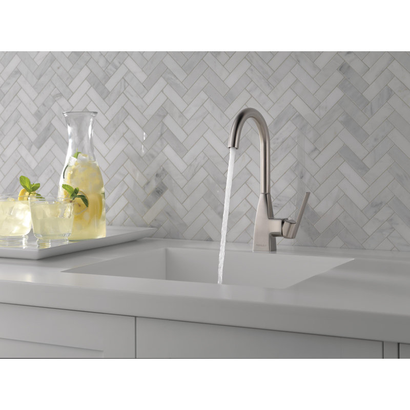Peerless Faucets Xander Kitchen Faucet, Stainless Steel