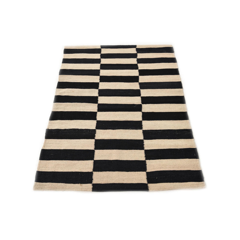 Tapis noir et blanc 3x4 Petrella