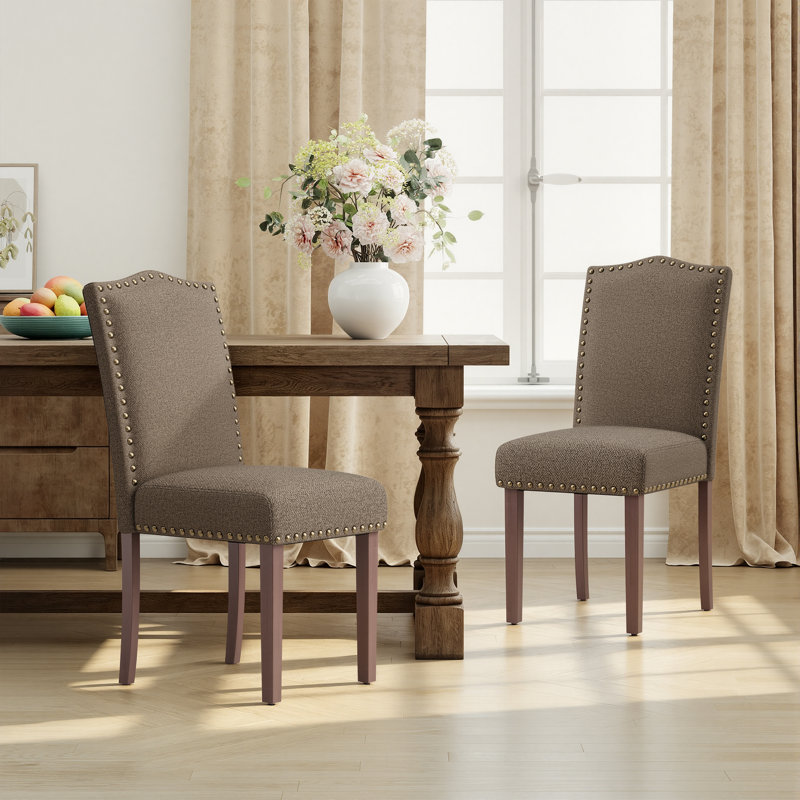 Chaise de salle à manger rembourrée en tissu de lin moderne moelleux de 6 po d'épaisseur avec pieds en bois massif, garniture cloutée et dossier haut ergonomique
