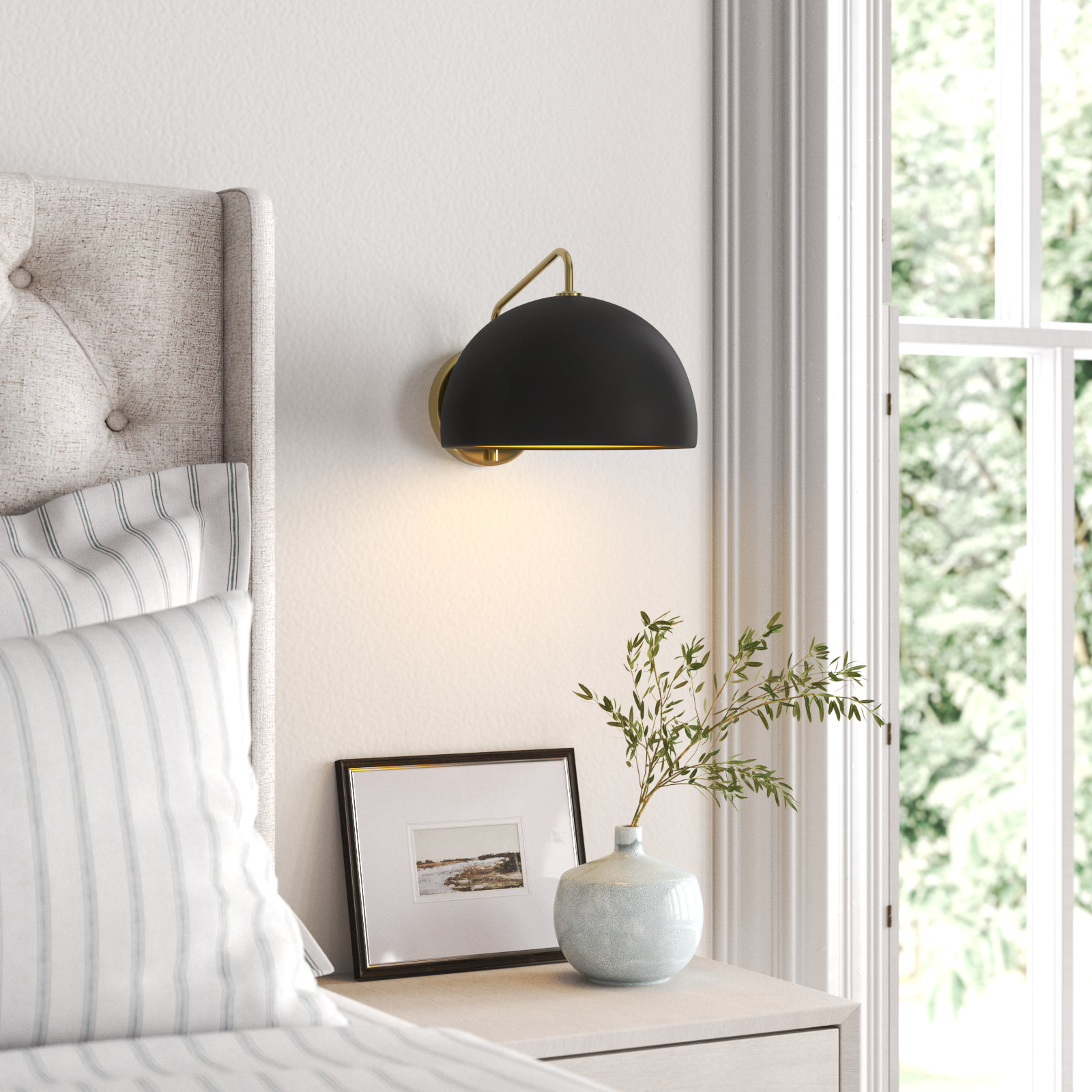 Darrah Single Light Armed Sconce, Matte Black/Natural Brass