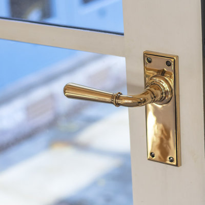 Newbury Door Handle Kit
