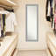 Miroir pleine longueur sur la porte Toader