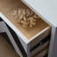 Buffet simple et spacieux
