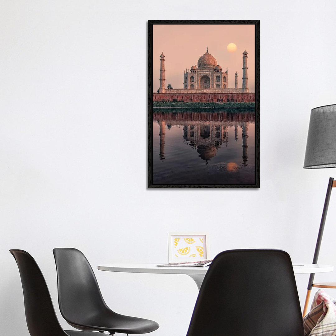 Taj Mahal Sonnenuntergang von Manjik Pictures - Galerie-umwickelte Leinwand Giclée auf Leinwand