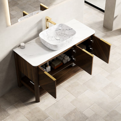 Meuble-lavabo autoportant de 48 po avec comptoir en pierre frittée, vasque en marbre blanc, panneaux de porte à texture 3D et amortisseur à fermeture en douceur, avec pierre de haute qualité, contreplaqué en céramique à motif