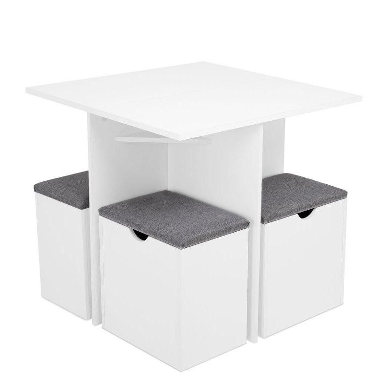 Ensemble repas pour quatre personnes