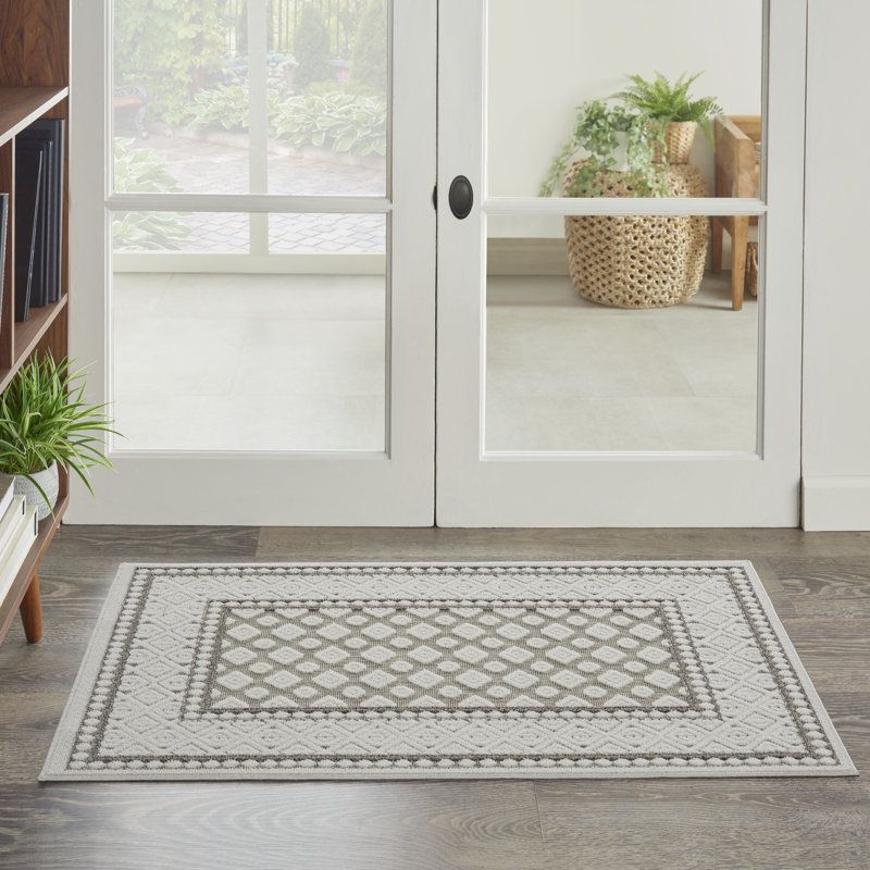 Brishen Geometric Indoor / Outdoor Rug, Rectangle 2'2" x 3'9"