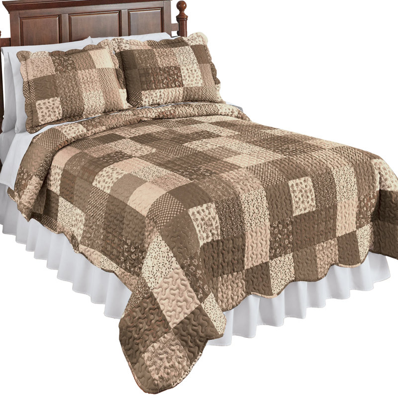 Classic Floral Patchwork Scalloped Edge Quilt, Neutral Multi, Queen Quilt