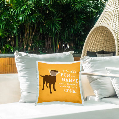 Coussin d'extérieur imprimé Fun & Games Cone par Dog Is Good