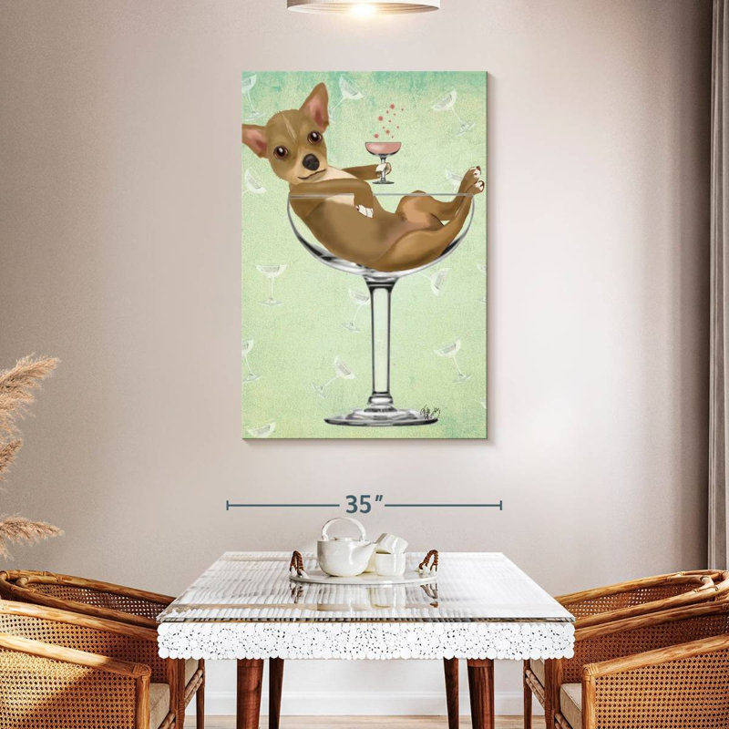 Chihuahua Brampt dans un verre à cocktail, H 48 po x l 32 po