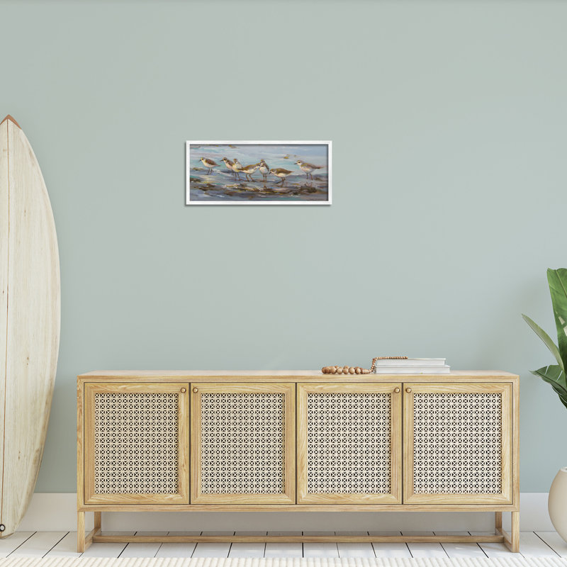 «Sandpiper Flock on Shore», estampe numérique par Sandy Nelson, Estampe numérique encadrée blanc bord de mer