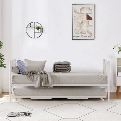 Lit de jour simple en métal blanc robuste avec lit gigogne escamotable escamotable - lattes en acier, tête de lit élégante, structure de canapé-lit peu encombrante pour la chambre à coucher, le salon, la chambre d'amis - blanc