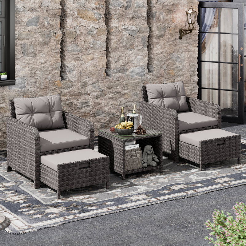 Ensemble de conversation de patio en rotin 5 pièces avec repose-pieds Radostin, Gris / Gris