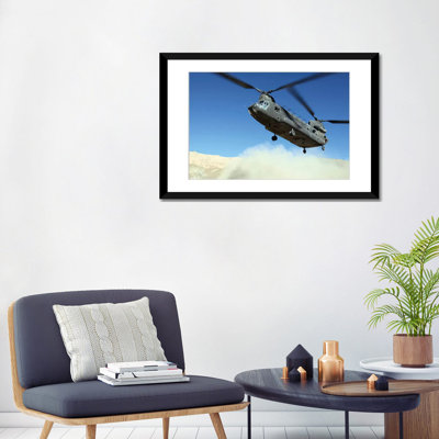 « a ch-47 chinook prepare to land », reproduction de photo sur toile