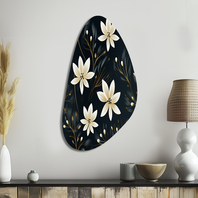 Rosalie - Art mural asymétrique en métal à forme florale, H 39 po x l 21 po
