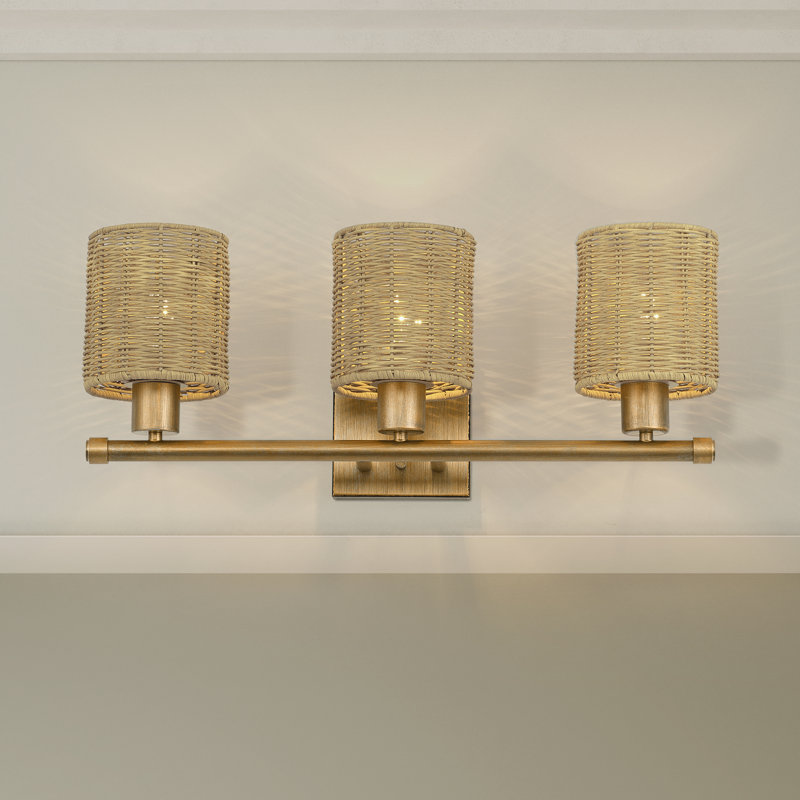 Applique murale de salle de bain 3 lumières Weavington, Doré, H 9,5 po x l 23,5 po x P 7 po, Trois lumières