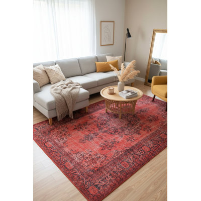 Tapis rouge à motif tissé rétro