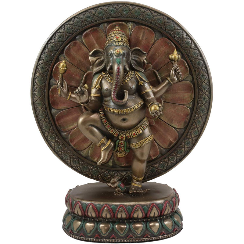 Yoga elayanti elayanti de danse suprême nritya à une position figurine Pesotum