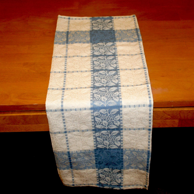 Berry Leaf Jacquard Bath Towel