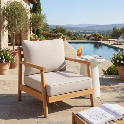 Fauteuil club de patio en bois d'acacia, mobilier d'extérieur avec coussin beige résistant à l'eau