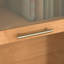Bureau en L 60 po avec huche et rangement Paelynn, bureau d'ordinateur d'angle, bois moderne, cerisier Hansen-342025429-274893476