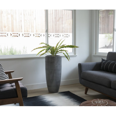 Jardinière avec plante grasse artificielle