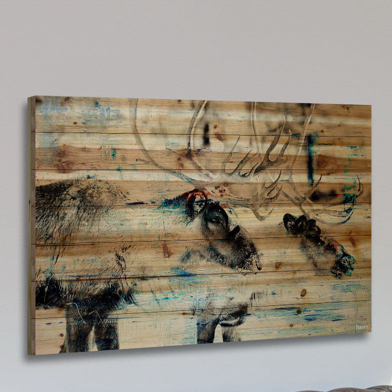 « conversating cerf » par parvez taj,, reproduction d’art sur bois de pin naturel, H 30 po x l 45 po x P 1,5 po