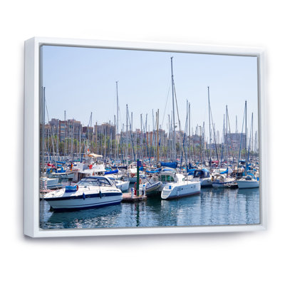 Yacht amarré au port Vell sur toile
