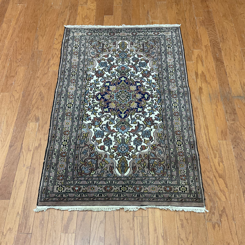 Tapis en laine fait à la main Kashmiri