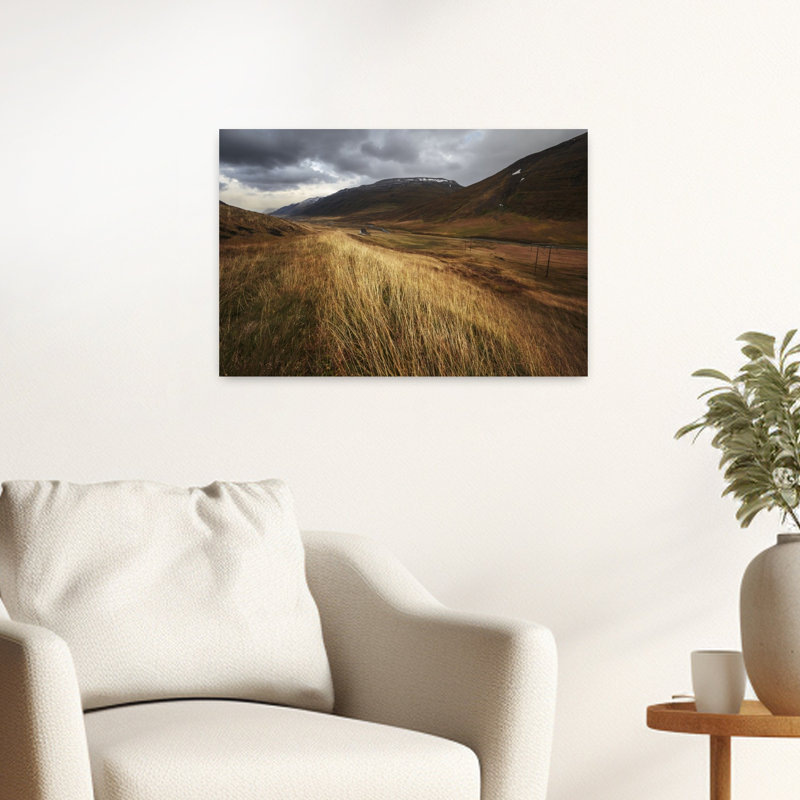 Affiche murale représentant un paysage d'automne abstrait, dramatique et paisible de la vallée des Hautes Terres dorées