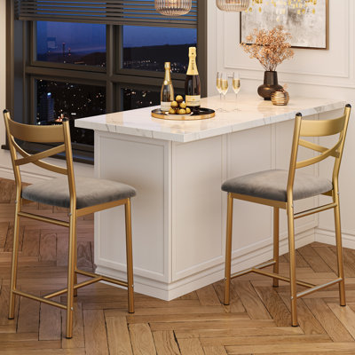 Tabourets de bar modernes dorés avec siège et dossier en similicuir - Chaises de salle à manger à hauteur de comptoir en métal - élégantes et robustes - dorées - 22 po, paquet de 2