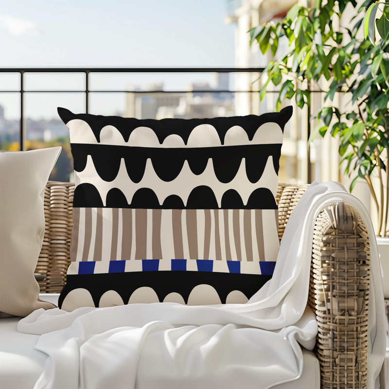 Coussin carré intérieur / extérieur Rami, Bleu marine / noir / blanc cassé abstrait, H 17 po x l 17 po