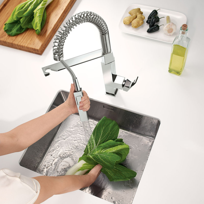 Robinet de cuisine à poignée simple Eurocube® avec SilkMove® et avec accessoires, Chrome étoilé