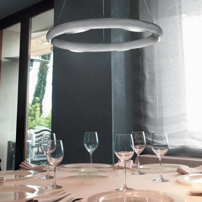 6 - Light Dimmable Wagon Wheel Chandelier