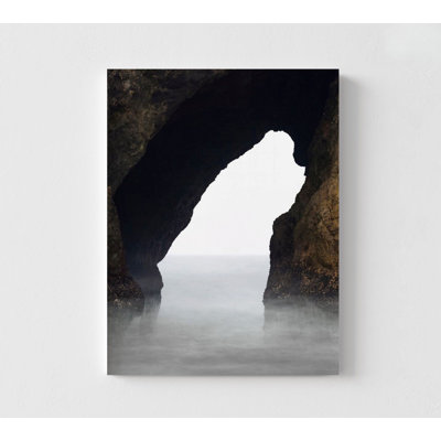 Photo de centre de thérapie brumeux côtier, impressions océan et roches, impression de décor de plage océanique, décor de chambre à coucher d'été auberge de bord de mer