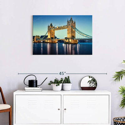 Nicci Tower Bridge de nuit