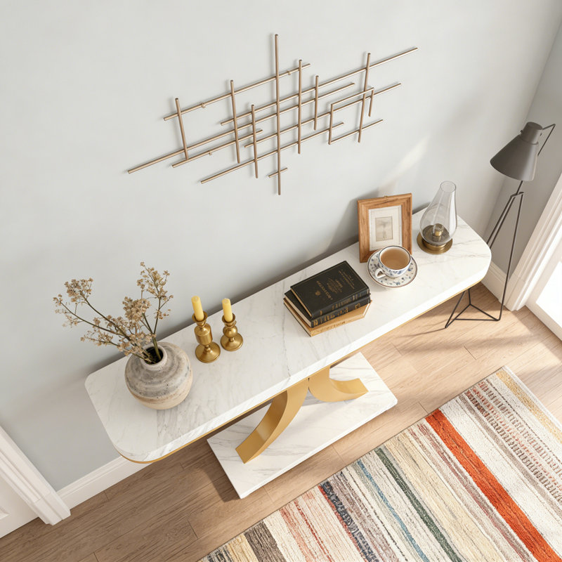 Table de vestibule étroite avec base géométrique, Faux marbre blanc et or