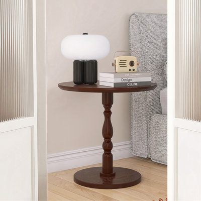 Table d'appoint ronde 23 po brun noyer, table d'appoint ronde, petite table à boissons pour les petits espaces, table de chevet moderne avec pieds en bois massif pour le salon, la chambre à coucher, les coins et le bureau
