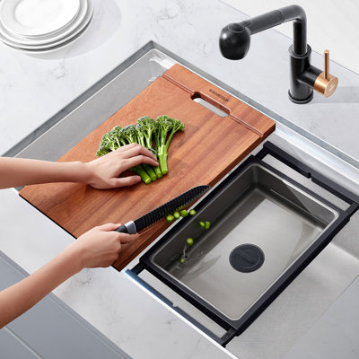 Évier de cuisine à simple cuve en quartz de 30 po HIGOLD, poste de travail de ferme encastré noir