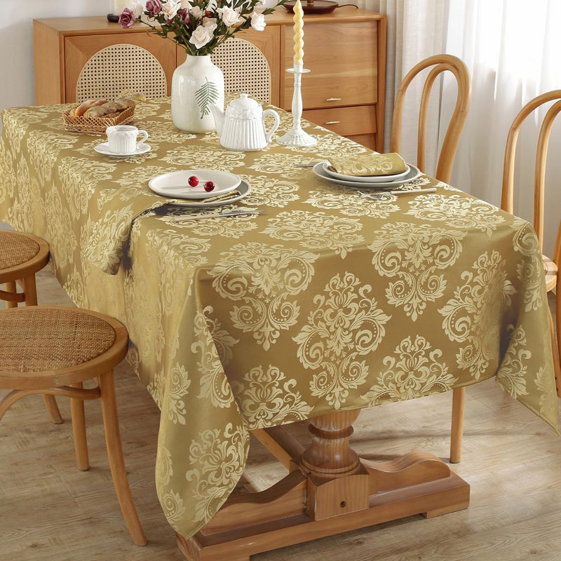 Nappe jacquard à motif floral pour tables rectangulaires de 60 x 84 pouces, dorée