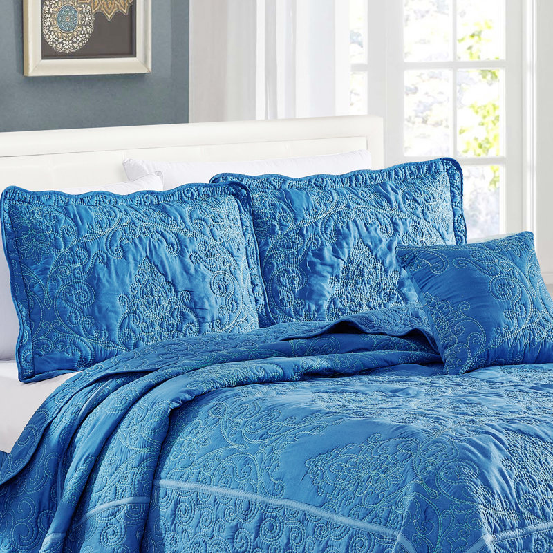 4 Piece Damask Oversized Embroidery Bedspread Set, Queen Quilt + 2 Queen Shams + Throw Pillow, Palace Blue