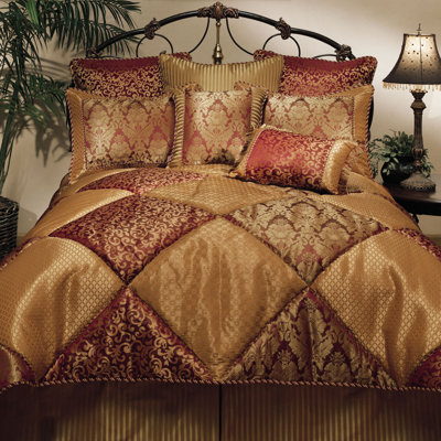 Chateau Royale Traditional Geometric Shapes Comforter Set