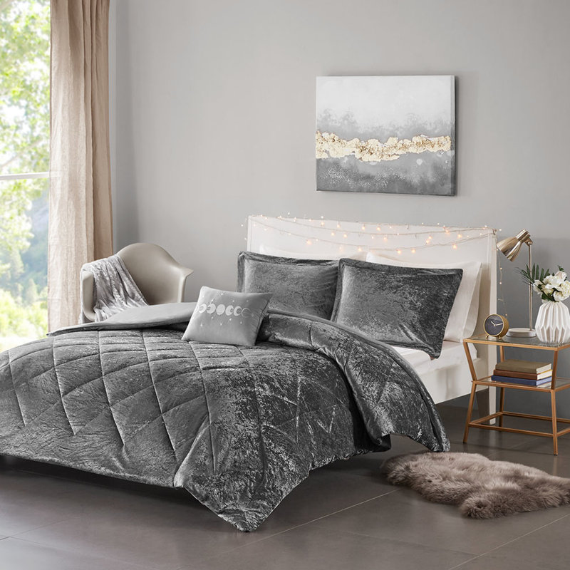 Housse de couette en velours gris pour lit double / grand lit, conception luxueuse avec fermeture à boutons, lavable à la machine, housse incluse, 2 taies décoratives, 1 coussin matelassé à losanges, attaches de coin intérieures, décoration