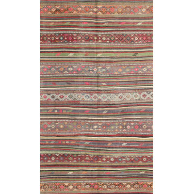 Tapis rouge/vert/brun zone contemporaine