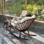 Chaise berçante spacieuse avec structure en bois massif