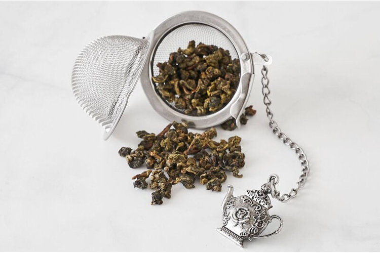 mesh ball infuser with loose leaf tea