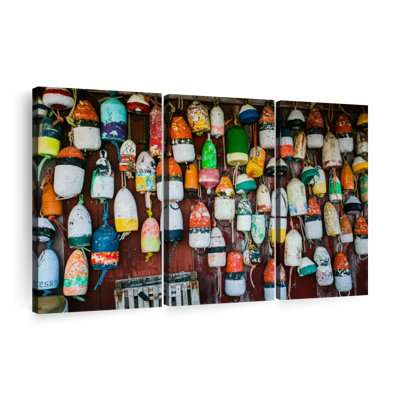 «Hanging Lobster Buoys», 3 pièces sur toile