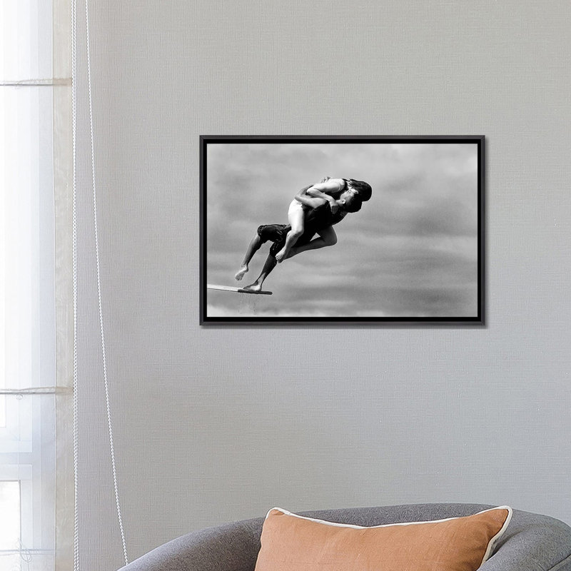 « the point of no retour », impression, H 18 po x l 26 po x P 1,5 po, Toile avec cadre noir patiné
