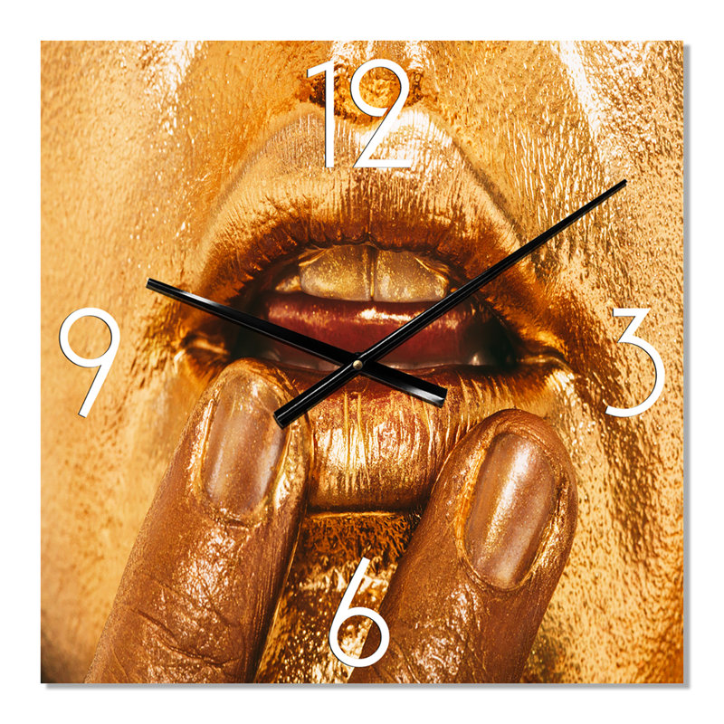 Gros plan d'une horloge murale, Grand